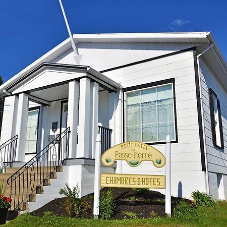 Le Petit Hotel La Passe Pierre Par La Galouine 타두삭 외부 사진